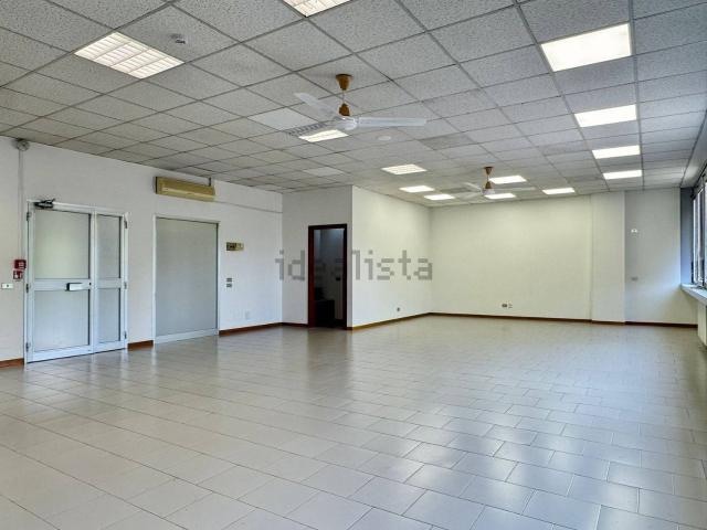 Locale Commerciale in affitto a Unione Reno Galliera, Castel Maggiore