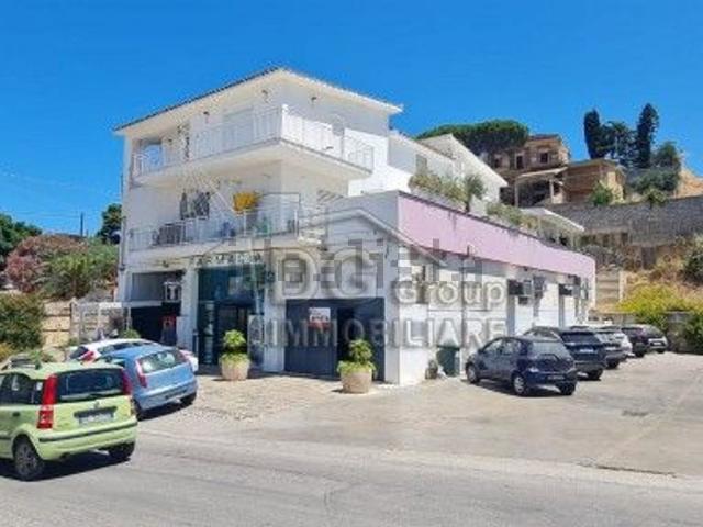 Locale Commerciale in affitto a Alcamo, Sicilia