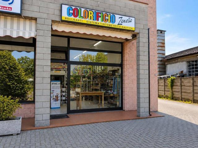 Locale Commerciale in affitto a Ispra, Lombardia