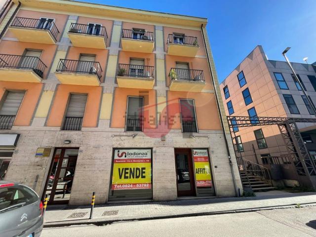 Locale Commerciale in affitto a Benevento, Campania