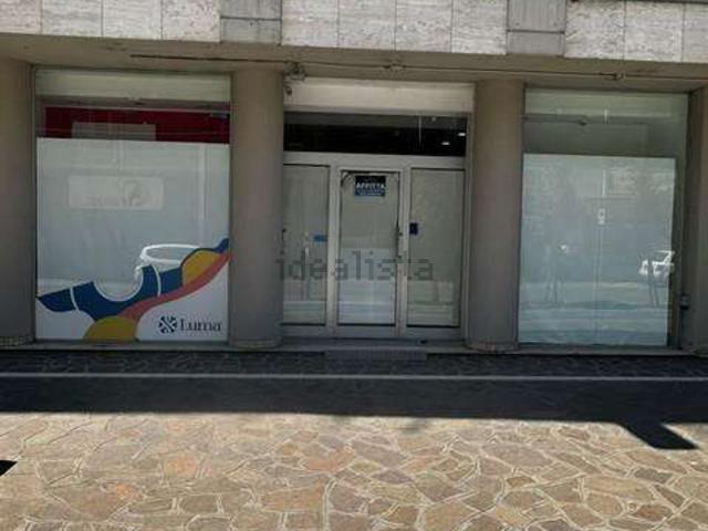 Locale Commerciale in affitto a Montesilvano, Abruzzo