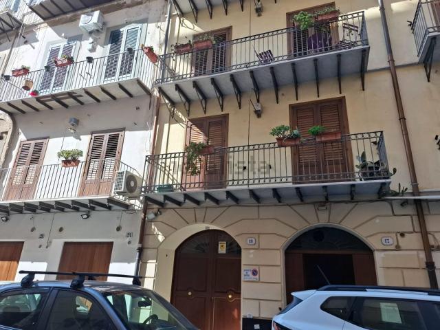 Locale Commerciale in affitto a I Circoscrizione, Palermo
