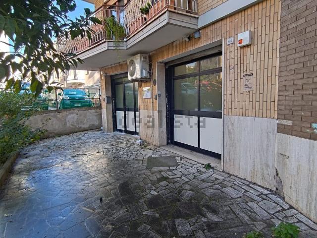 Locale Commerciale in affitto a Roma Capitale, Lazio