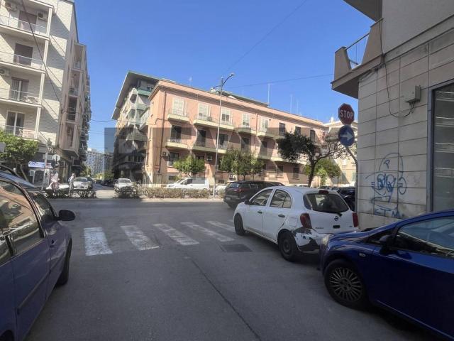 Locale Commerciale in affitto a Santa Lucia, Siracusa