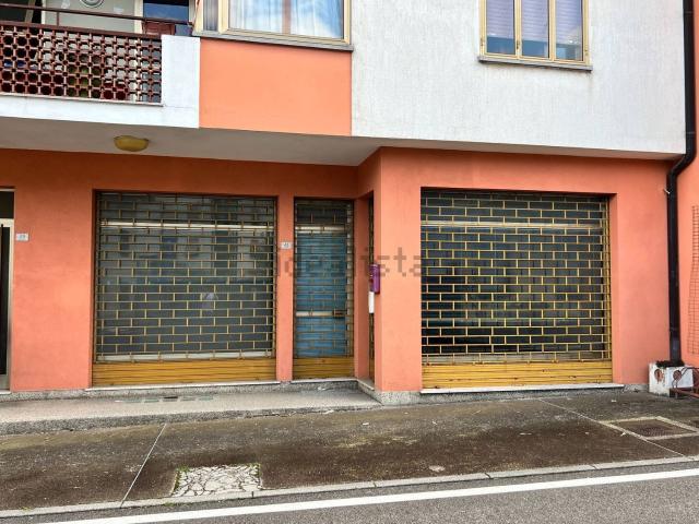 Locale Commerciale in affitto a Maniagolibero, Maniago