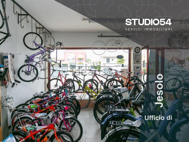 Locale Commerciale in affitto a Quattro Case, Jesolo