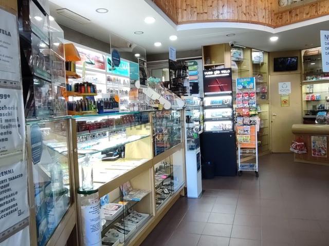 Locale Commerciale in affitto a Sacro Cuore, Piemonte