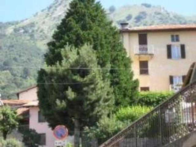 Locale Commerciale in vendita a Esino Lario, Lombardia