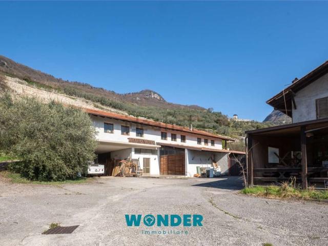 Locale Commerciale in vendita a Comunità Alto Garda e Ledro, Tenno