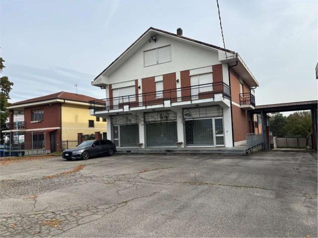 Locale Commerciale in vendita a Madonna della Neve, Piemonte