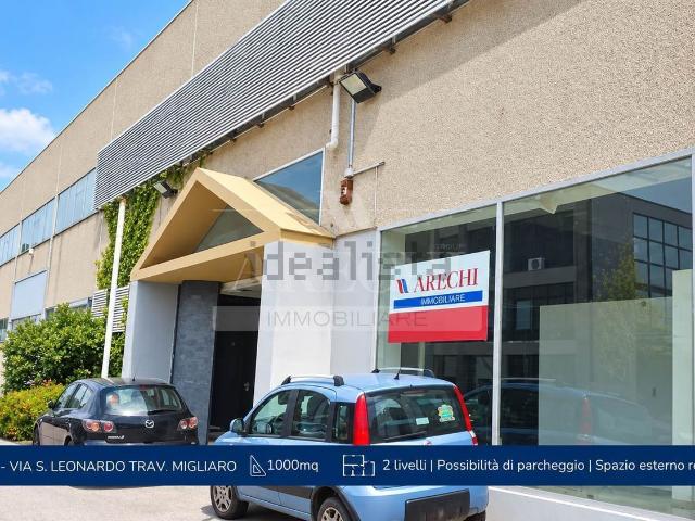 Locale Commerciale in vendita a Salerno