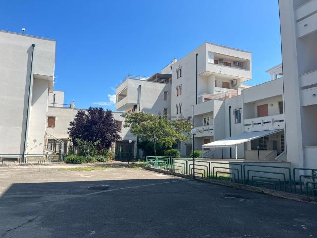 Locale Commerciale in vendita a Puglia, Foggia