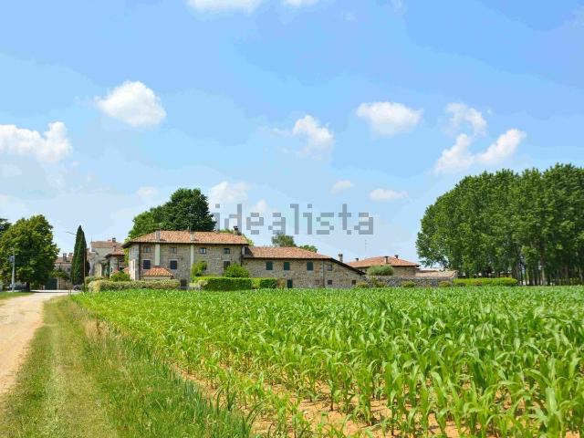 Locale Commerciale in vendita a Pavia Di Udine, Friuli-Venezia Giulia