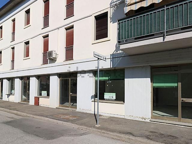 Locale Commerciale in vendita a Conselice, Ravenna