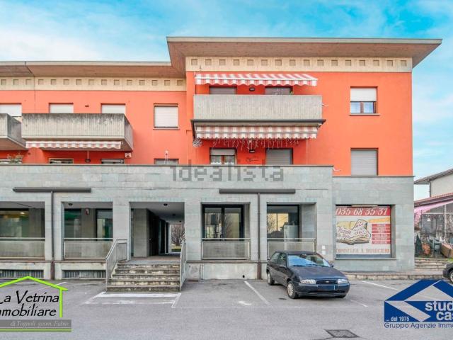 Locale Commerciale in vendita a Montello, Lombardia
