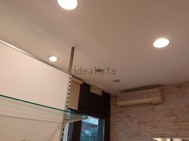Locale Commerciale in vendita a Turri, Montegrotto Terme