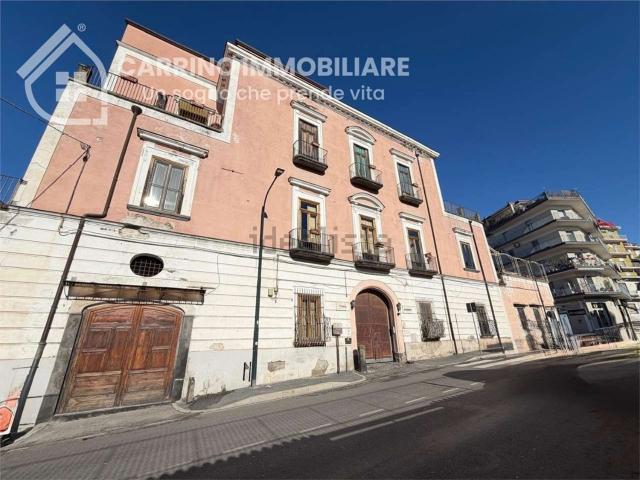 Locale Commerciale in vendita a San Giorgio A Cremano, Campania