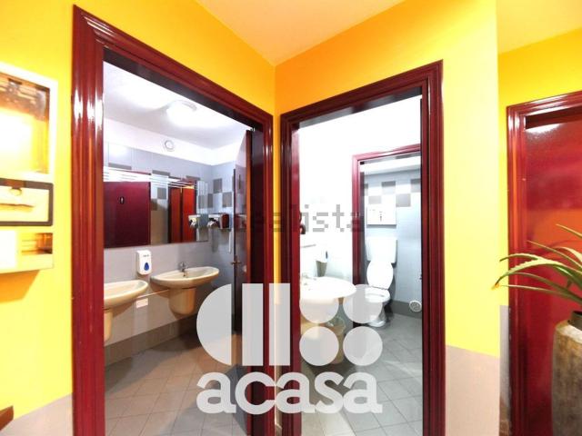 Locale Commerciale in vendita a Unione di Comuni della Romagna Forlivese, Quattro