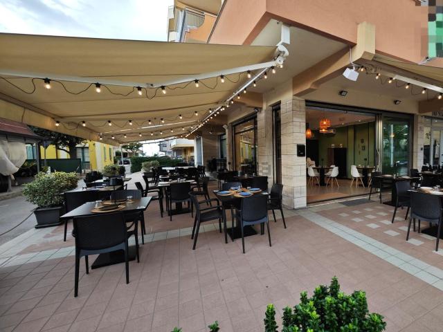 Locale Commerciale in vendita a Bellaria