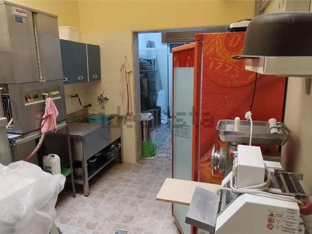 Locale Commerciale in vendita a Puglia, Brindisi