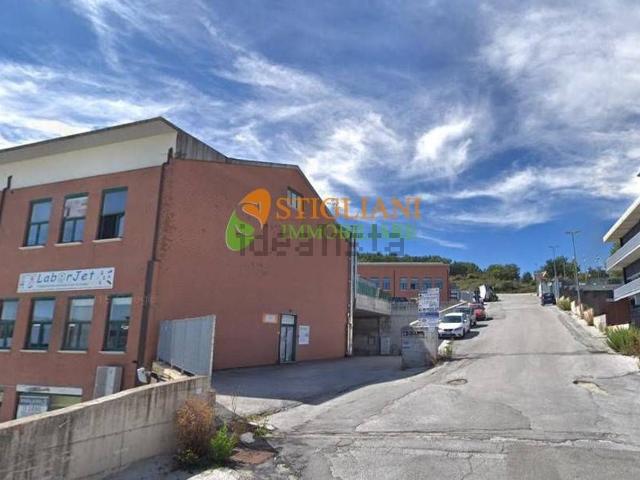 Locale Commerciale in vendita a Ripalimosani, Molise