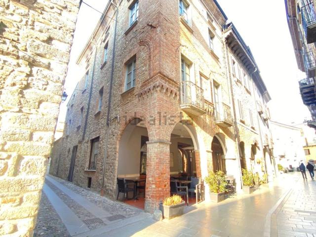 Locale Commerciale in vendita a Cascina Balzago, Bobbio