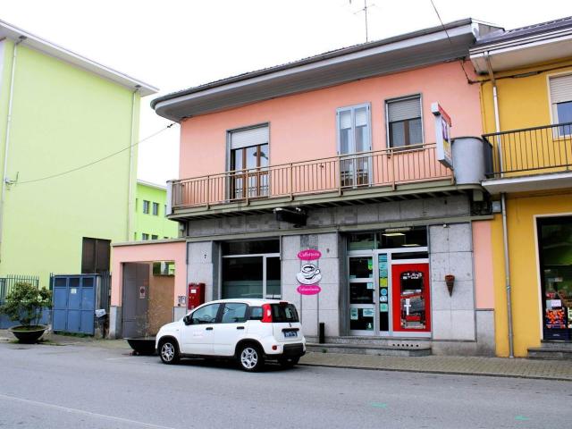 Locale Commerciale in vendita a Piemonte, Vercelli