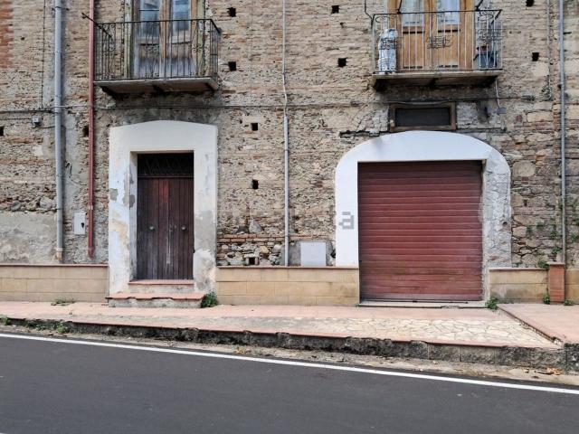 Locale Commerciale in vendita a Casali di Cosenza, Calabria