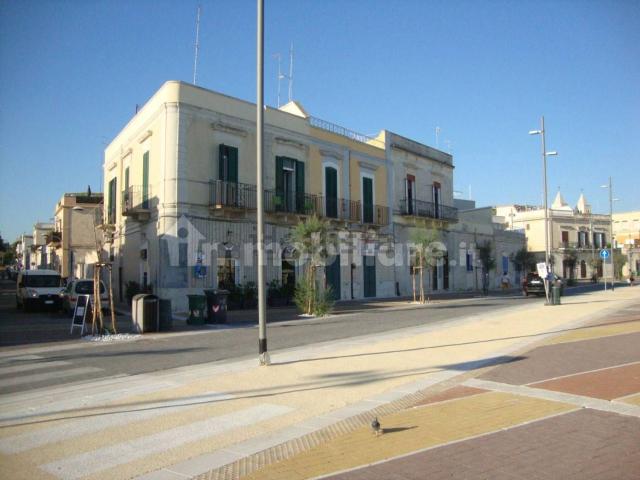 Locale Commerciale in vendita a Municipio 5, Puglia