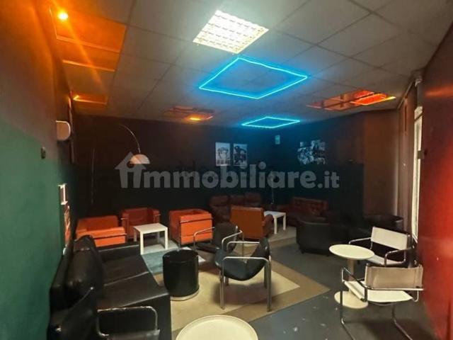 Locale Commerciale in vendita a Unione di Comuni della Romagna Forlivese, Quattro