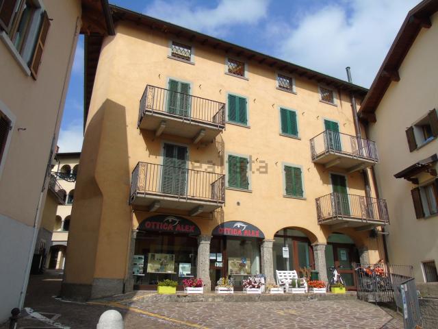 Locale Commerciale in vendita a Castione Della Presolana, Lombardia
