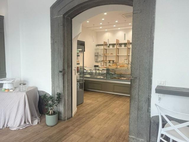 Locale Commerciale in vendita a San Giuseppe Vesuviano, Campania