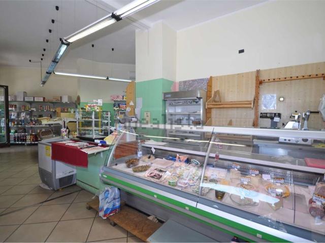 Locale Commerciale in vendita a Unione Montana di Comuni delle Valli di Lanzo, Ceronda e Casternone, Piemonte