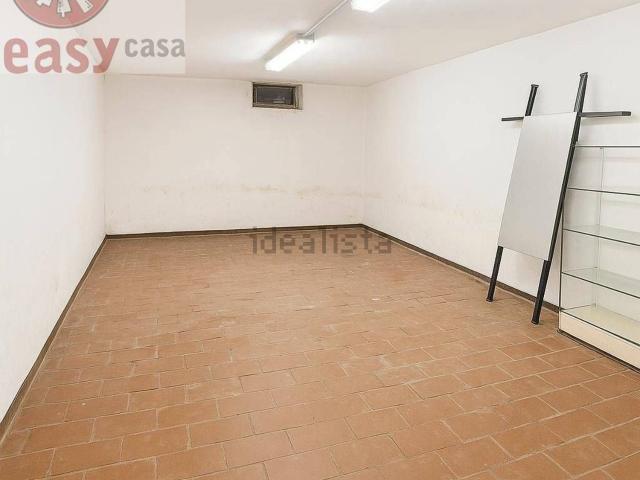 Locale Commerciale in vendita a Sant'Anna, Bagni Di Lucca Ponte