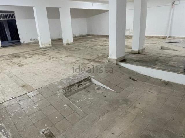 Locale Commerciale in vendita a I Circoscrizione, Messina
