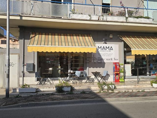 Locale Commerciale in vendita a Montesilvano, Abruzzo