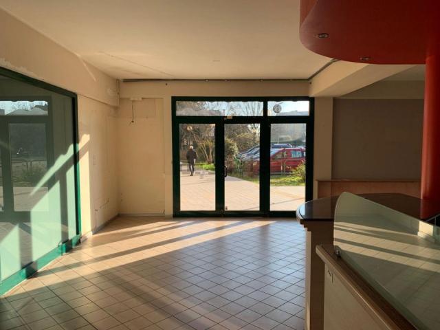 Locale Commerciale in vendita a Padova