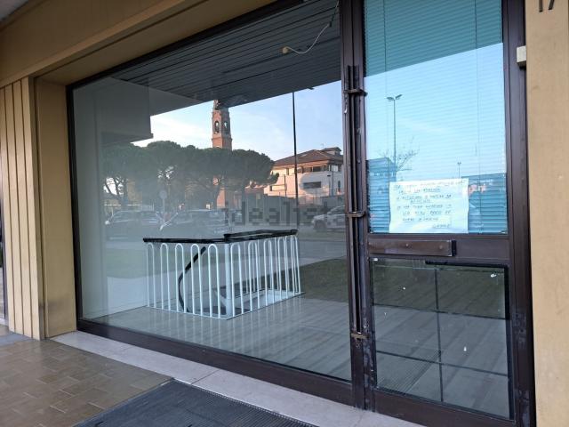 Locale Commerciale in vendita a Caselle, Selvazzano Dentro