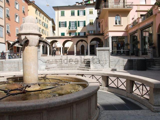 Locale Commerciale in vendita a Comunità Alto Garda e Ledro, Riva