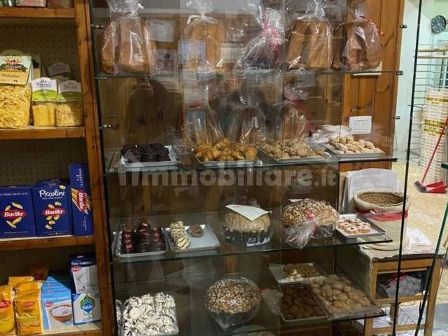 Locale Commerciale in vendita a Unione di Comuni della Romagna Forlivese, Castrocaro Terme