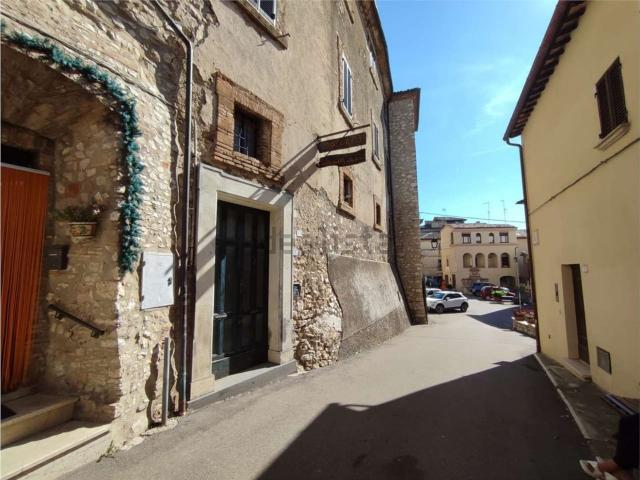 Locale Commerciale in vendita a San Martino, Montecchio