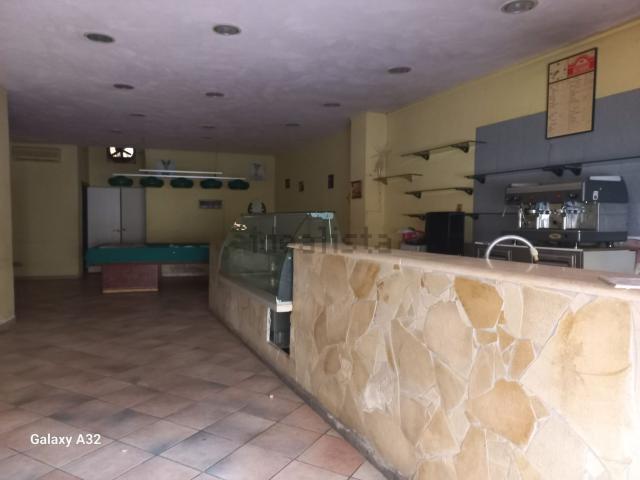 Locale Commerciale in vendita a Is Mirrionis, Cagliari