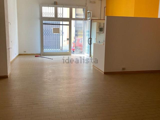 Locale Commerciale in vendita a Nuovo Circondario Imolese, Imola