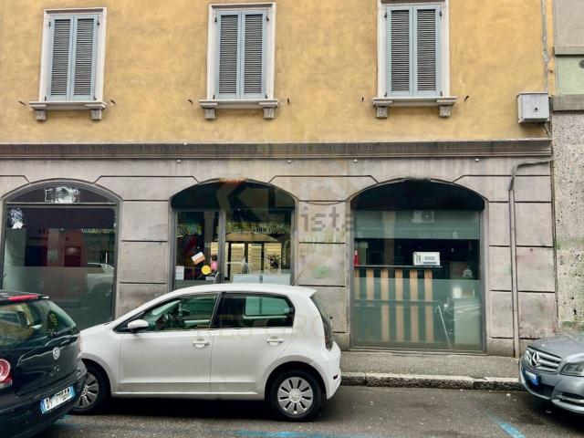 Locale Commerciale in vendita a Ronco, Cernusco Sul Naviglio
