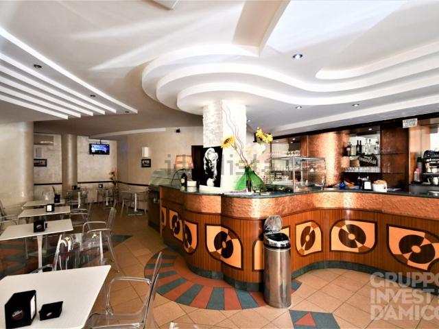 Locale Commerciale in vendita a Puglia, Brindisi