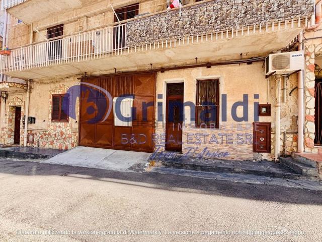 Locale Commerciale in vendita a Villabate, Sicilia