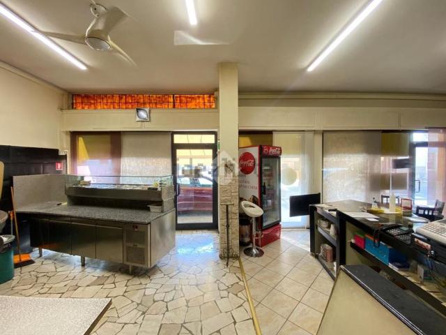Locale Commerciale in vendita a Paderno, Seriate