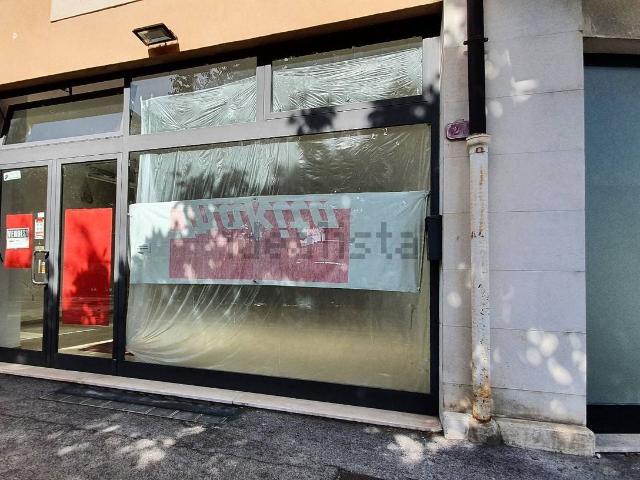 Locale Commerciale in vendita a Ventimiglia, Liguria