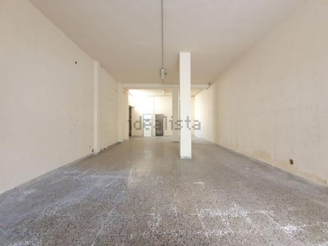 Locale Commerciale in vendita a Puglia, Lecce