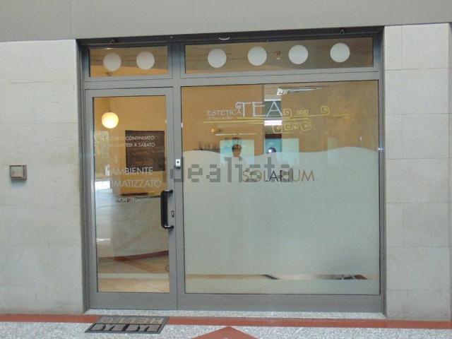 Locale Commerciale in vendita a Turbigo, Lombardia